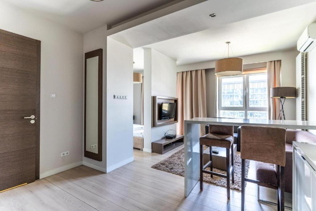 ורשה Platinum Tower - City Center - Golden Apartments מראה חיצוני תמונה